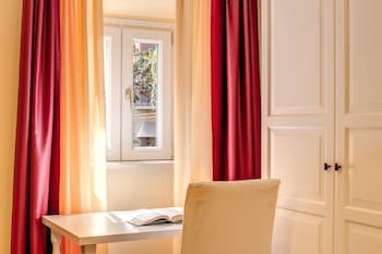Top Floor Navona Guest House