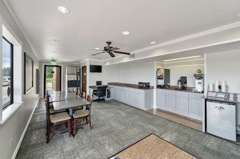 Super 8 by Wyndham Mount Vernon