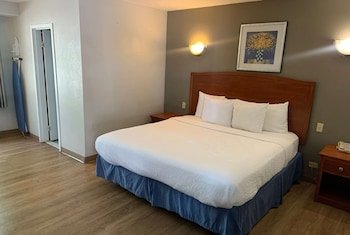 Days Inn by Wyndham Elmsford / White Plains