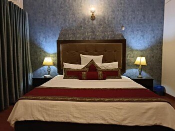 Hotel Gulberg Grand