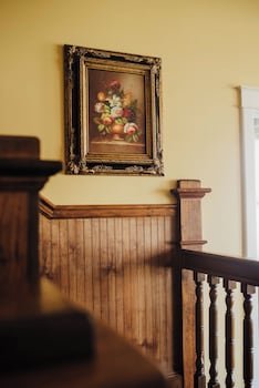 The Grand Lux Inn