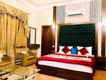 Hotel Serena Palace