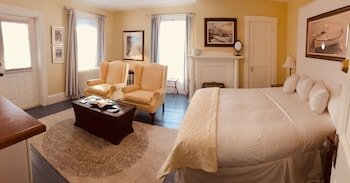 Treadwell Inn