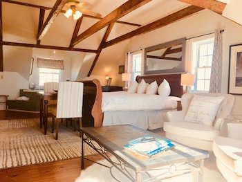 Treadwell Inn