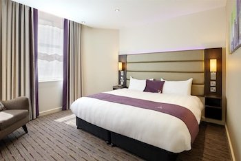 Premier Inn West Bromwich Town Centre (New Square)