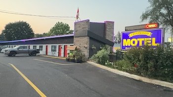 Crestwood Motel