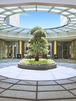 The Azure Qiantang, a Luxury Collection Hotel