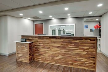 Hampton Inn & Suites St. Louis-Edwardsville