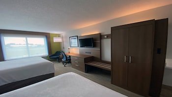 Holiday Inn Express Hotel & Suites Somerset Central