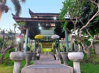 Palm Beach Hotel Bali