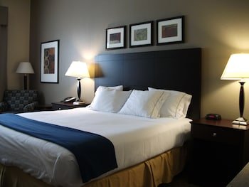 Holiday Inn Express Hotel & Suites Mankato East