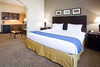 Holiday Inn Express Hotel & Suites Mankato East