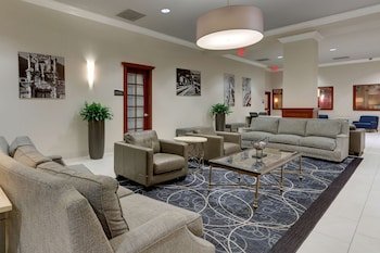 DoubleTree by Hilton St. Louis Forest Park