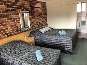 Denman Motor Inn