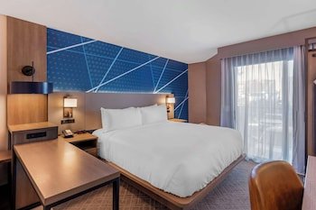 Comfort Inn & Suites Irvine Spectrum