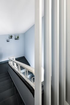 JR Studios & Suites