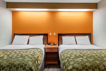 Econo Lodge North Academy