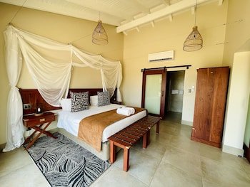 Hwange Safari Lodge