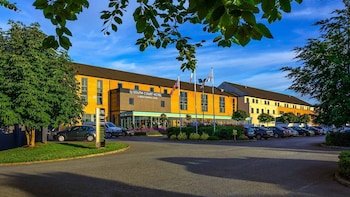 South Court Hotel
