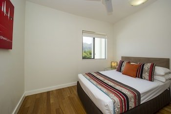 Beachside Magnetic Harbour Apartments