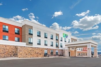 Holiday Inn Express & Suites Trinidad