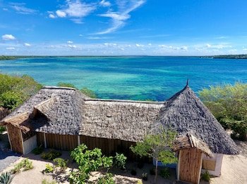Rock and Sea Glamping - Bubble Ecolodge
