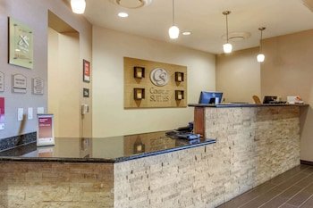 Comfort Suites Glendale - State Farm Stadium Area