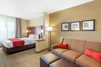 Comfort Suites Glendale - State Farm Stadium Area