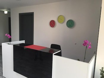 Sunny's Hotel & Residence