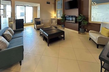 Comfort Inn & Suites Ambassador Bridge