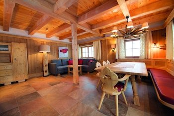 Wallegg-Lodge