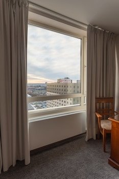 Ramada Bucharest Parc Hotel