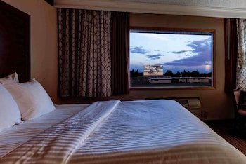 Best Western Movie Manor