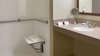 Crowne Plaza Cleveland Airport