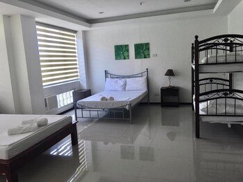 OYO 921 Sorrento Hotel And Resort