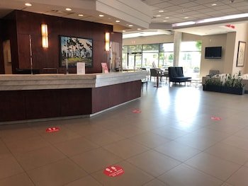 Executive Suites Hotel and Conference Center - Burnaby