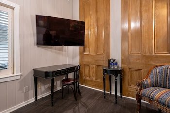 French Quarter Suites Hotel