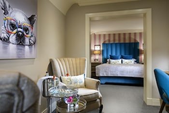 Victoria House Hotel