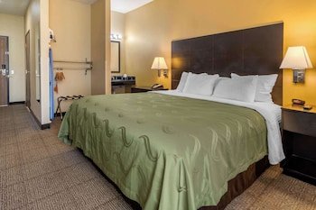 Quality Inn & Suites Lenexa Kansas City