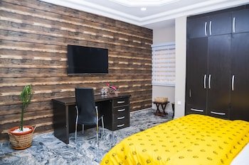 Lineech Apartments