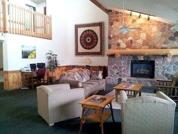 Boarders Inn & Suites by Cobblestone Hotels - Wautoma