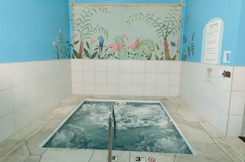 Holiday Inn Express Hotel & Suites Bloomington - Normal