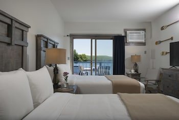 Lake Bomoseen Lodge & Taproom
