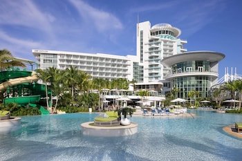 Pier Sixty-Six Hotel & Marina