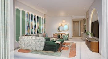 Pier Sixty-Six Hotel & Marina