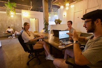 Overstay Jaffa Backpackers Hostel