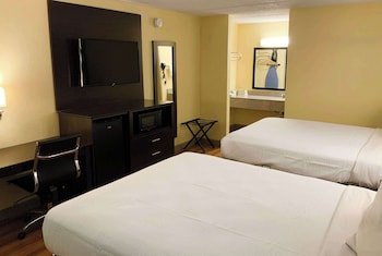 Days Inn by Wyndham Troy IL