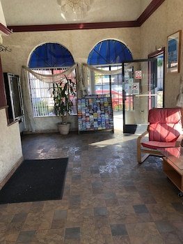 Travelers Inn Lawndale