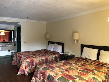 Travelers Inn Lawndale