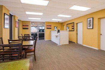 Econo Lodge